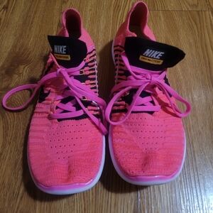 Nike Women's Pink Athletic Shoes